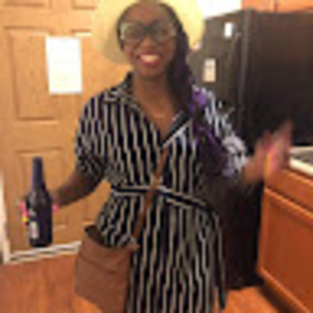 Meet your Posher, Yonia